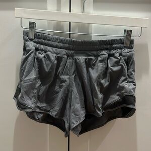 Gray Lululemon Hotty Hot shorts 2.5”